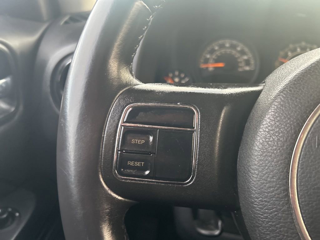 Used 2014 Jeep Patriot Latitude image 30