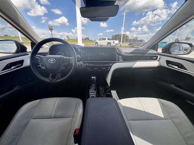 Used 2025 Toyota Camry XLE FWD image 13