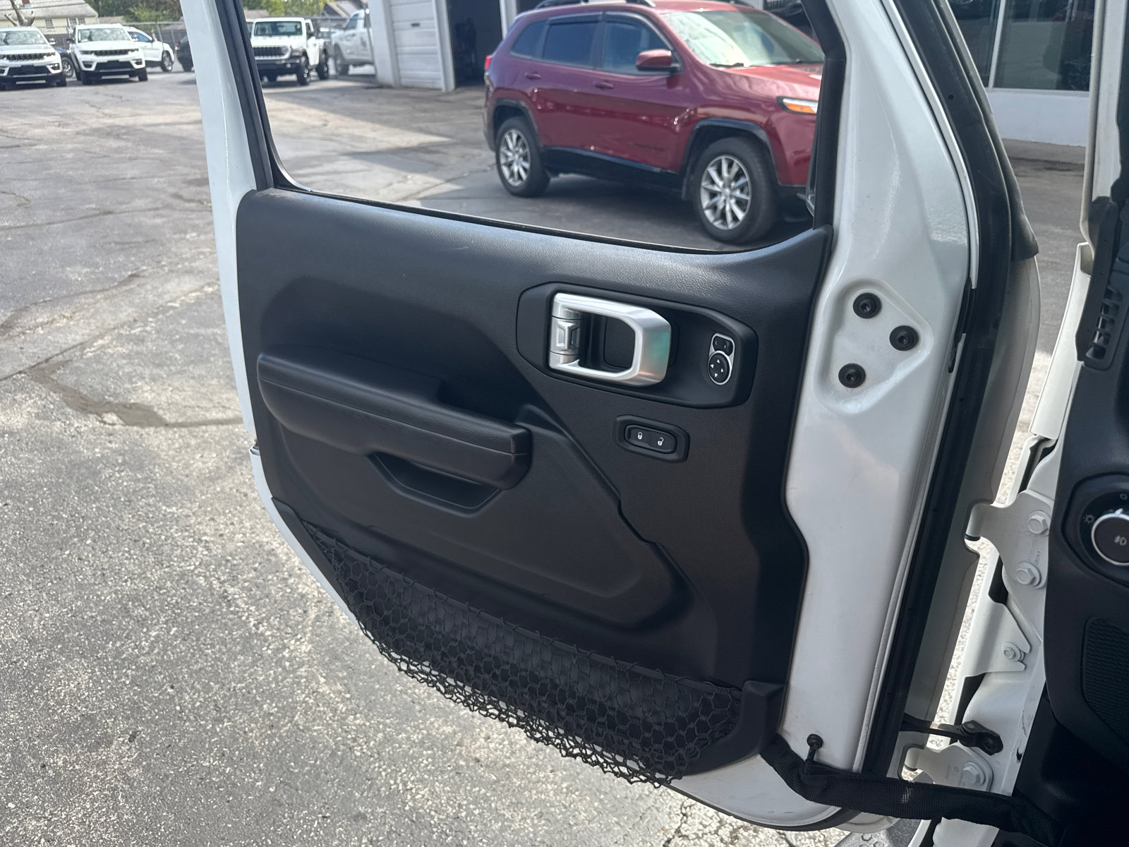 Used 2021 Jeep Wrangler Sport S AWD/4WD image 15