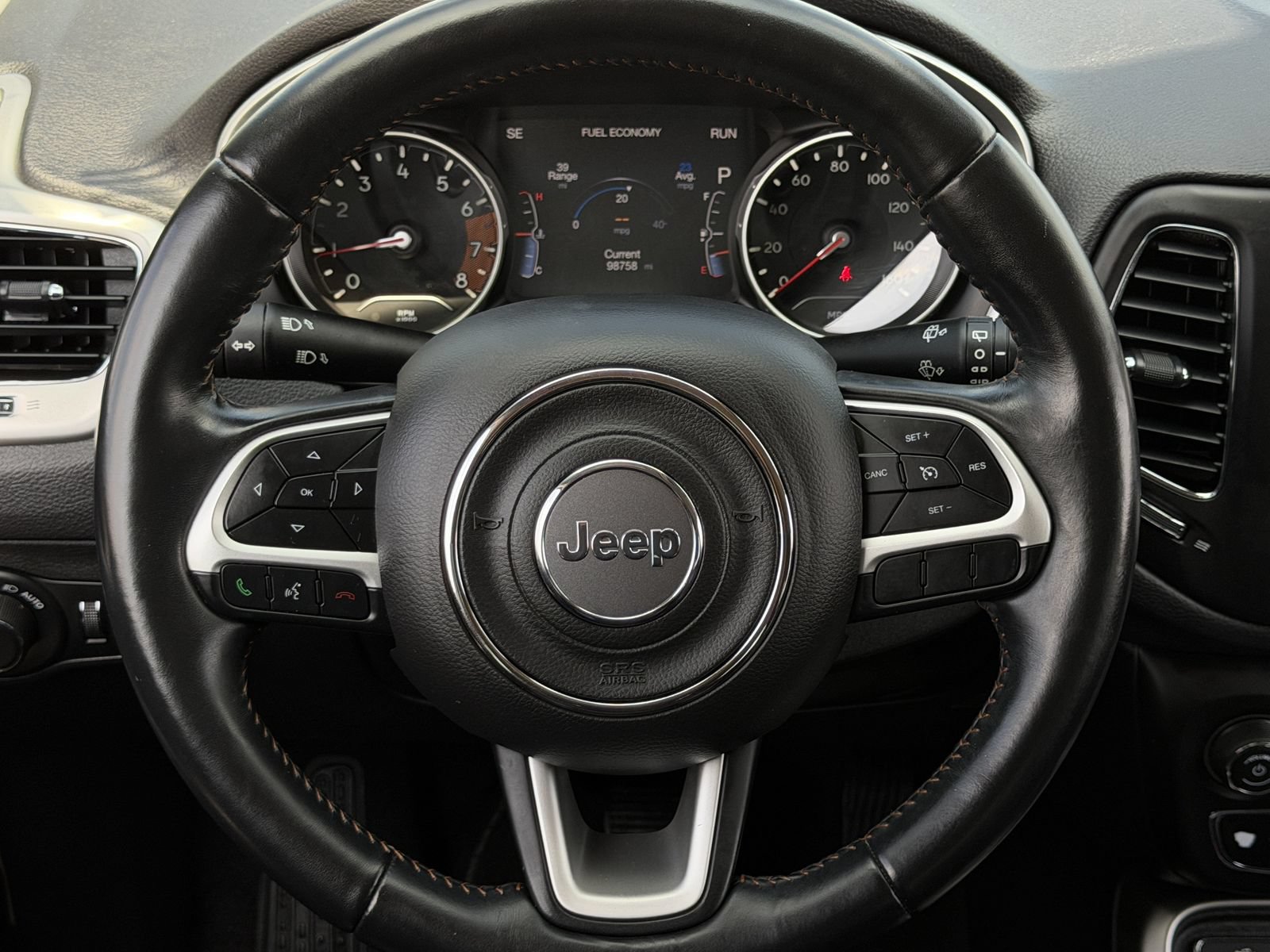 Used 2018 Jeep Compass Latitude w/ Popular Equipment Group FWD image 14