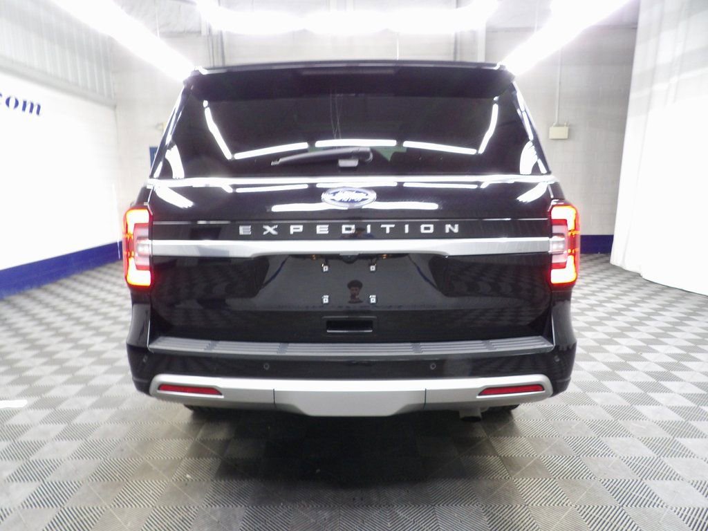 Used 2024 Ford Expedition Platinum image 30