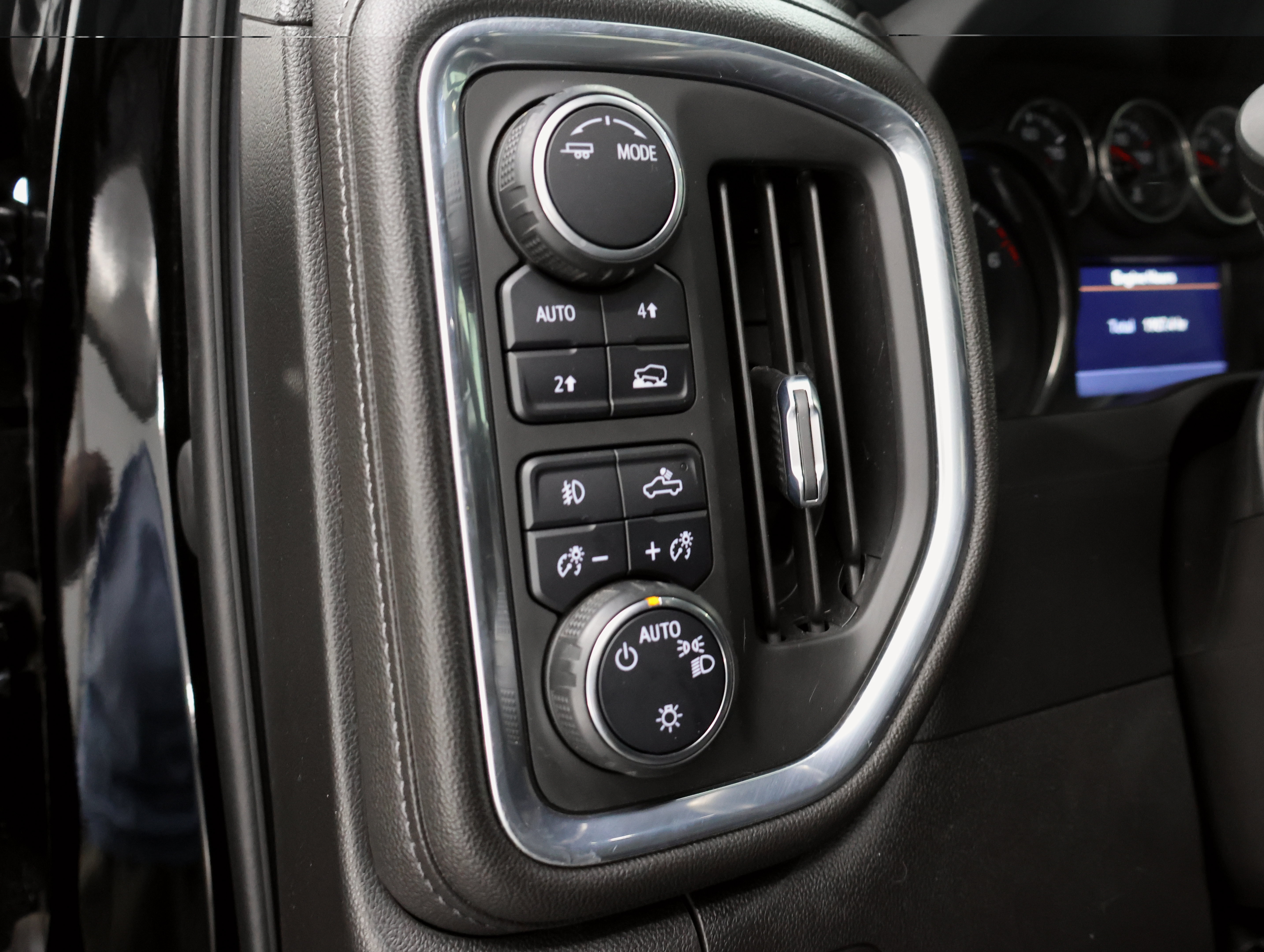 Used 2022 Chevrolet Silverado 1500 RST w/ Redline Edition AWD/4WD image 44