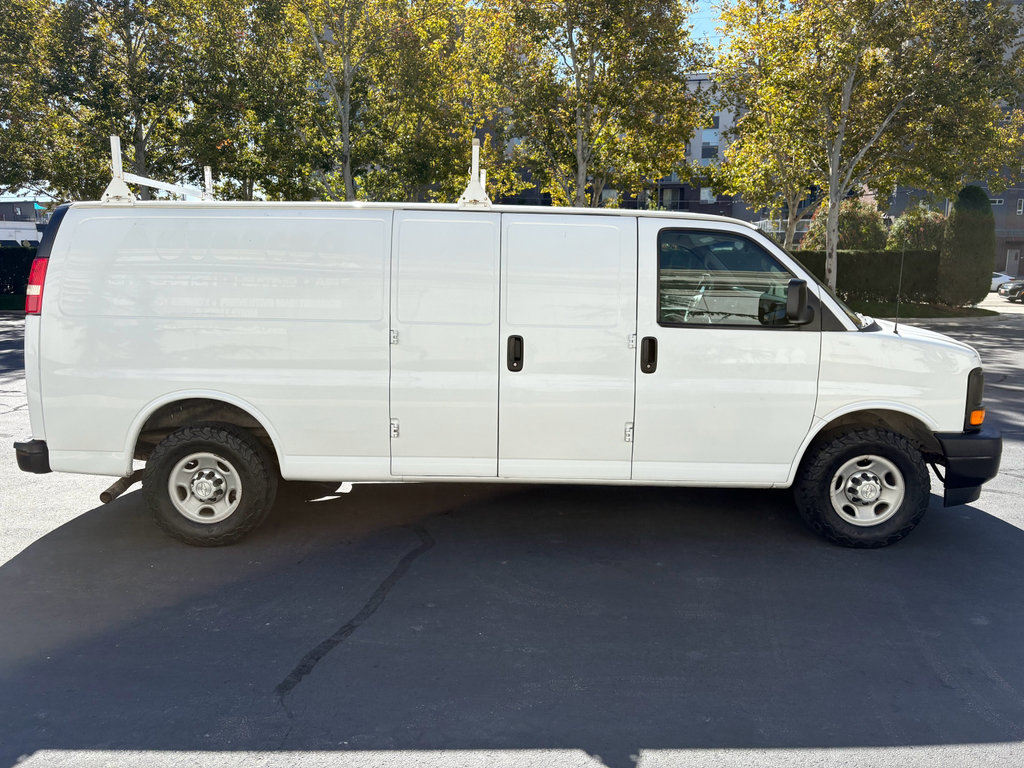 Used 2017 Chevrolet Express 2500 Extended image 7