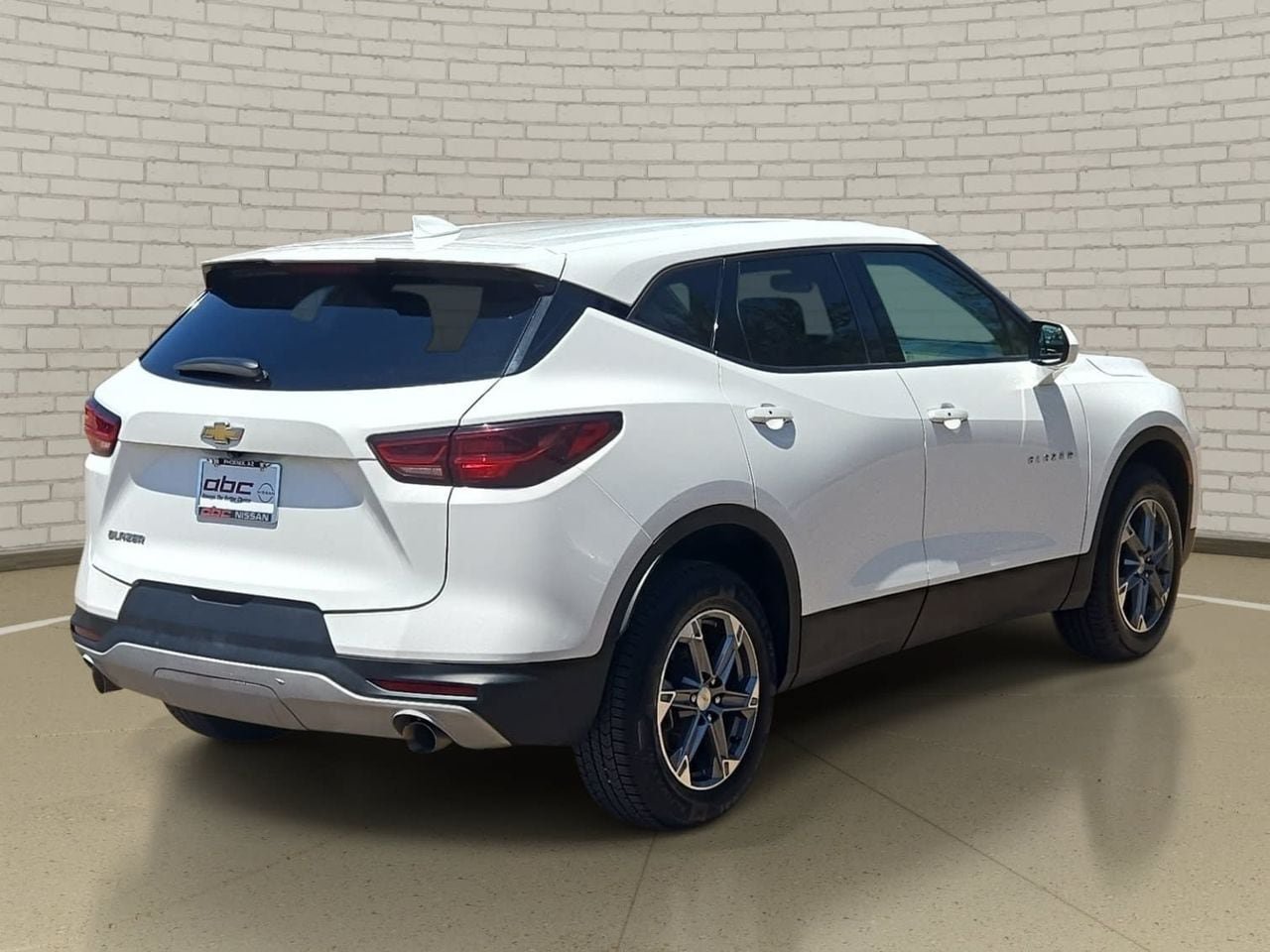 Used 2023 Chevrolet Blazer LT FWD image 5
