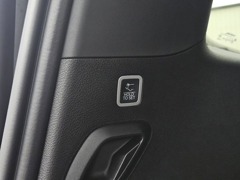 New 2026 Jeep Grand Wagoneer image 10