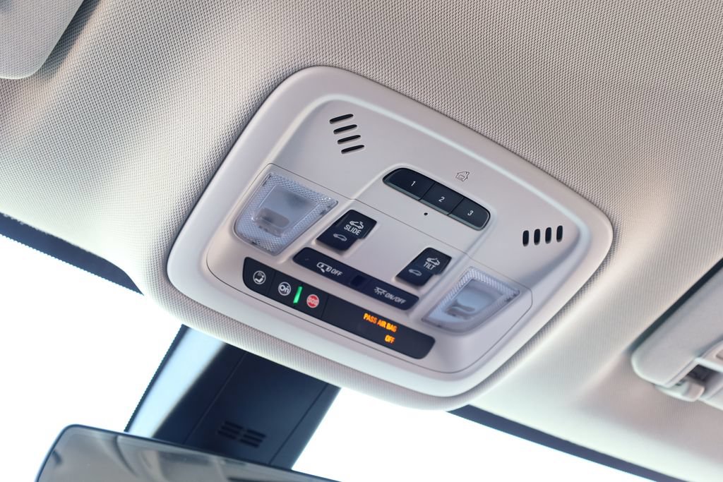 Used 2020 Chevrolet Traverse High Country w/ LPO, Floor Liner Package AWD/4WD image 17