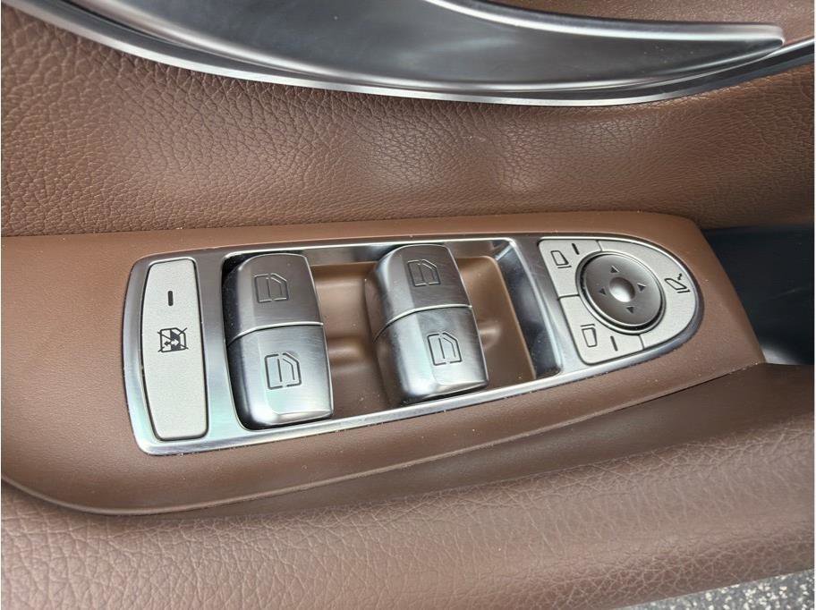Used 2017 Mercedes-Benz E 300 image 8