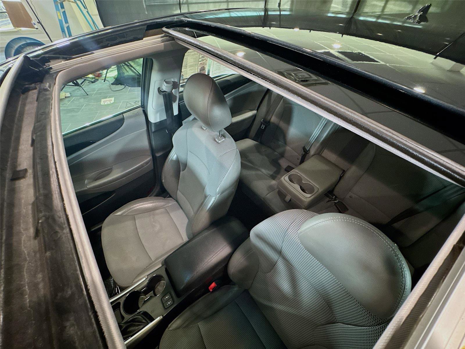 Used 2014 Hyundai Sonata SE w/ Premium Package 03 image 18