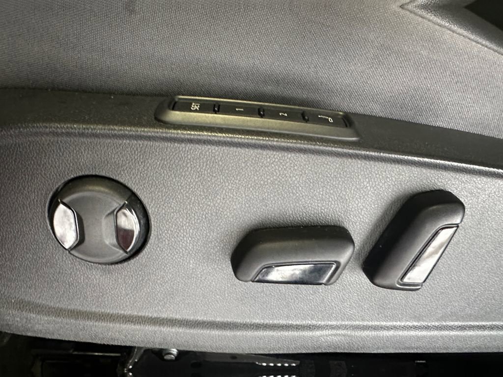 Used 2023 Volkswagen ID.4 S image 10