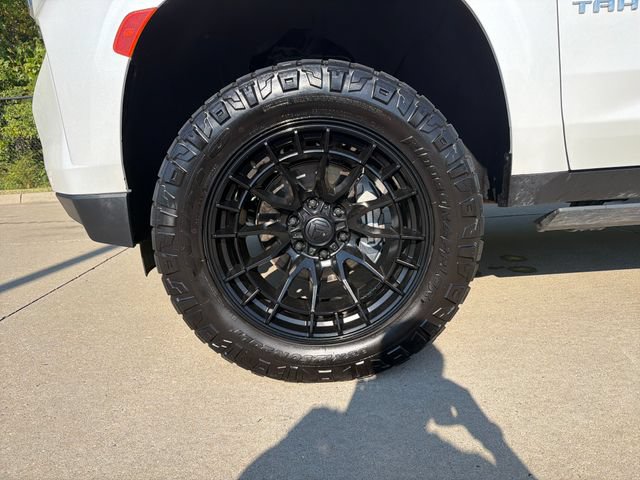 Used 2024 Chevrolet Tahoe High Country AWD/4WD image 9