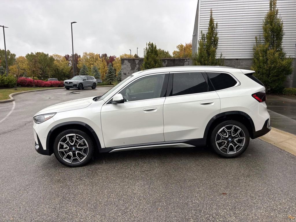 Certified 2025 BMW X1 xDrive28i w/ Premium Package image 4