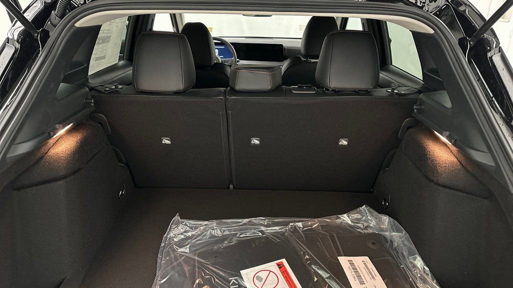 New 2025 Nissan Kicks SR w/ SR Premium Package image 12