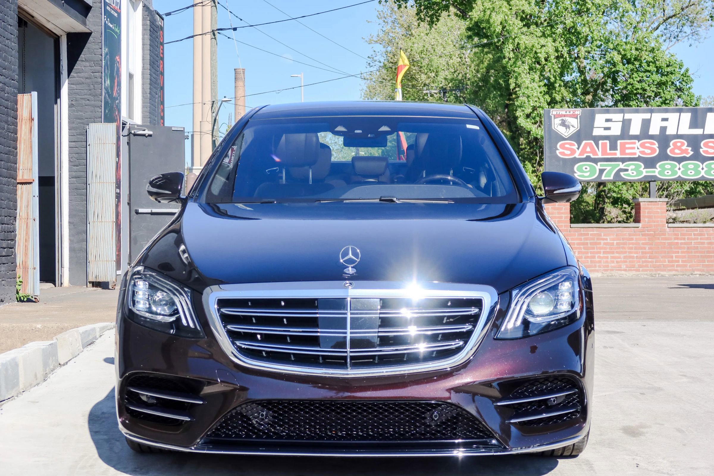 Used 2018 Mercedes-Benz S 560 4MATIC Sedan image 2