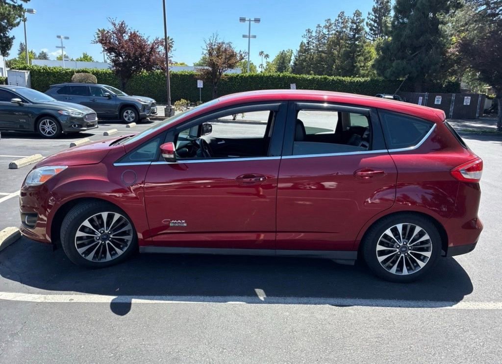 Used 2017 Ford C-MAX Energi Titanium FWD image 5