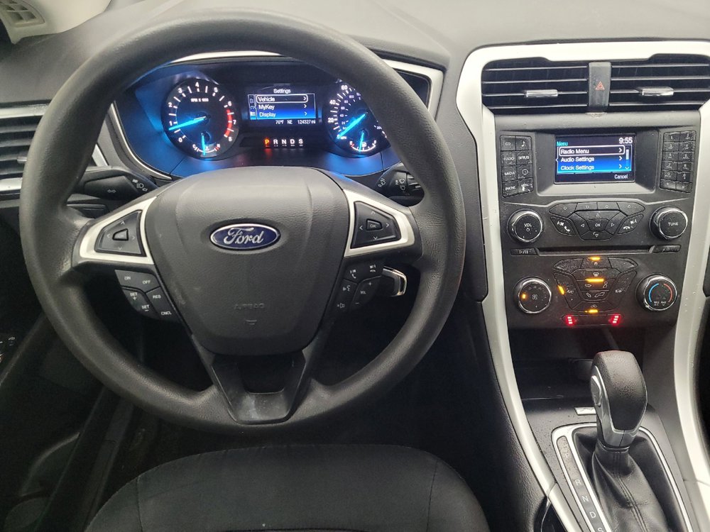 Used 2016 Ford Fusion SE w/ SE Cold Weather Package FWD image 22