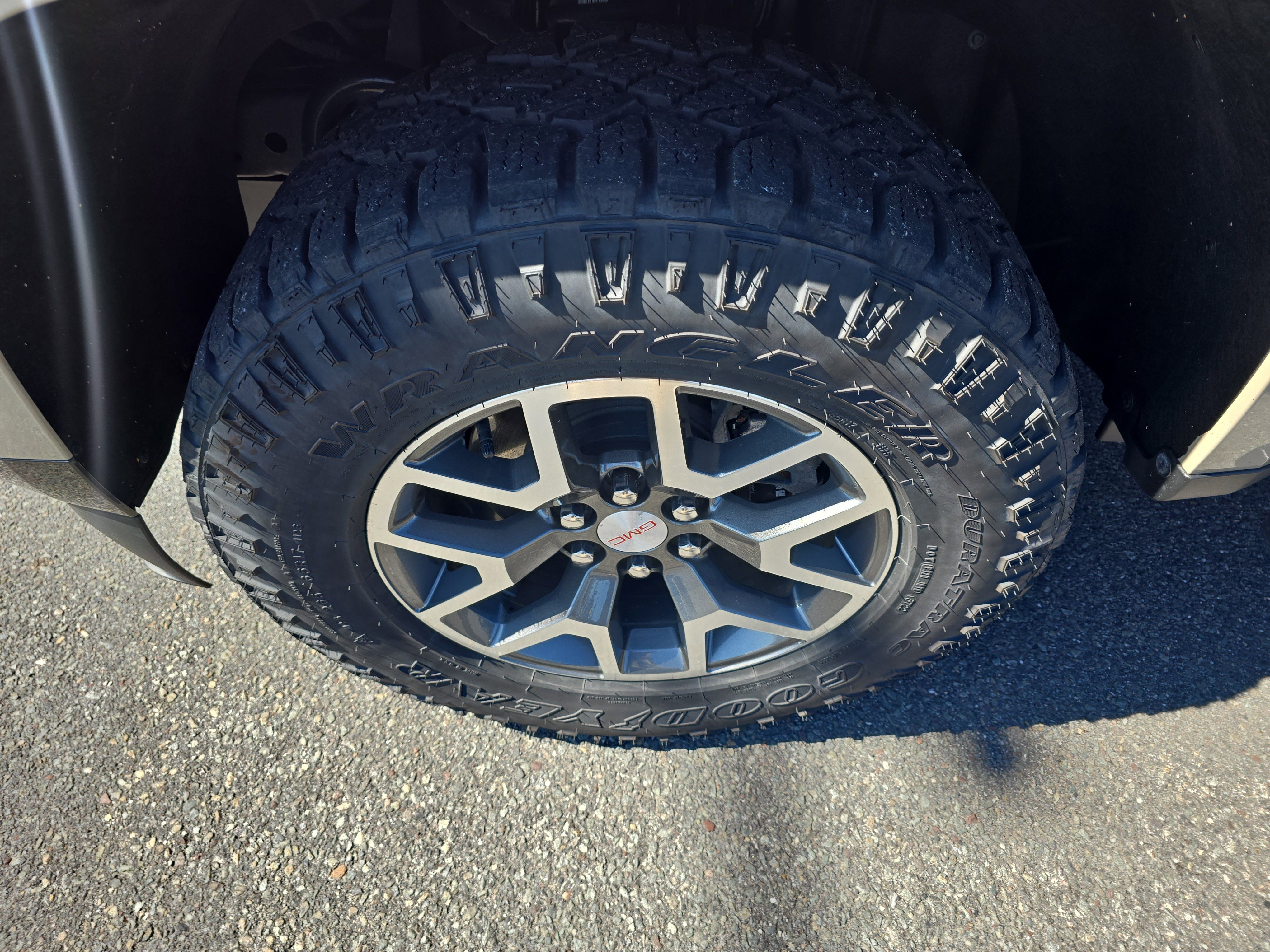 Used 2022 GMC Canyon AT4 image 11