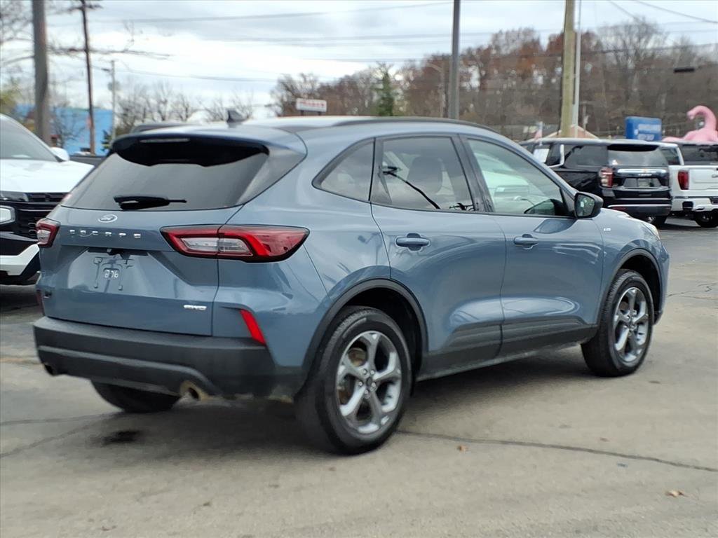 Used 2025 Ford Escape ST-Line w/ Cold Weather Package AWD/4WD video 3