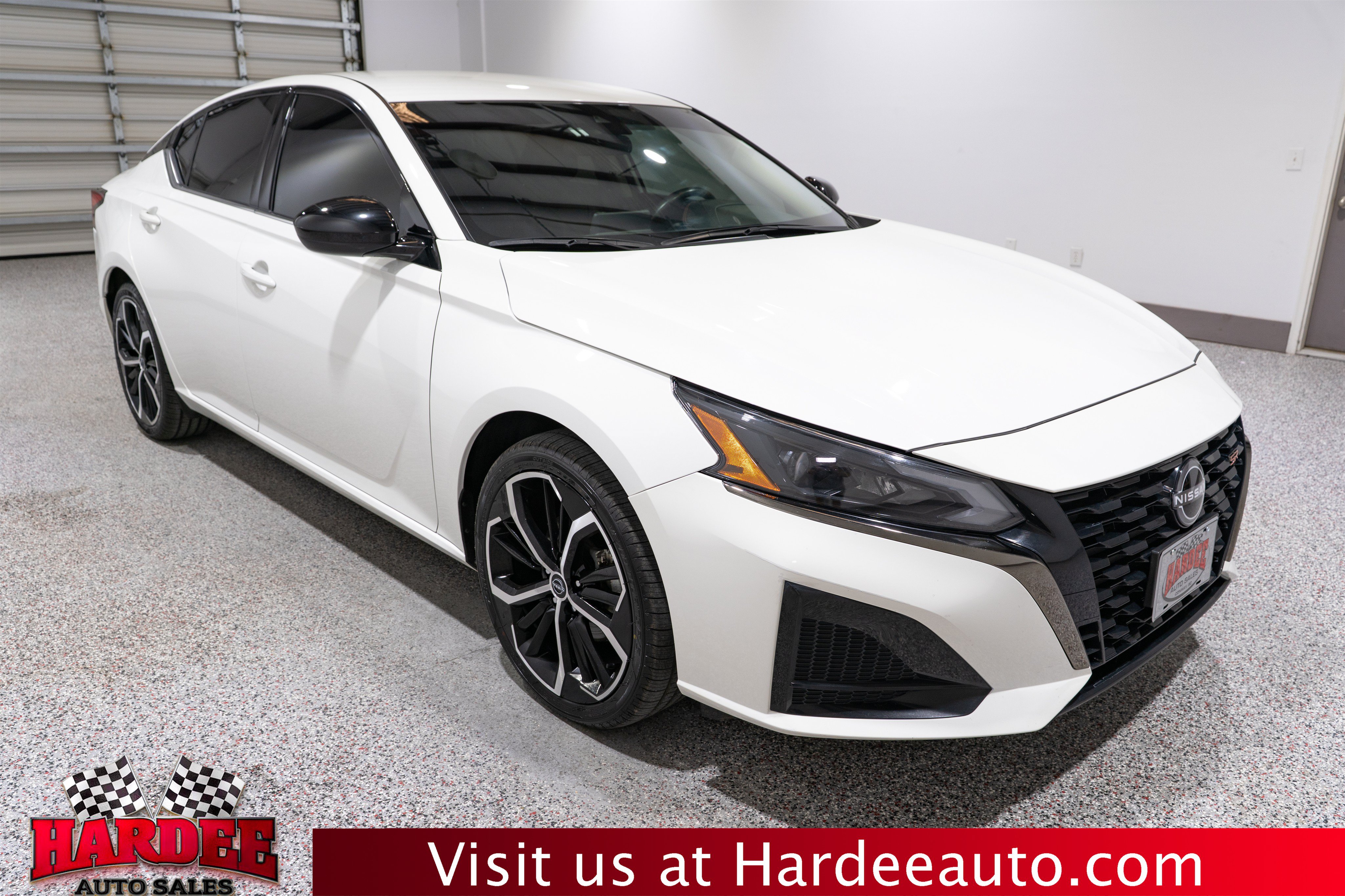 Used 2024 Nissan Altima 2.5 SR FWD image 6