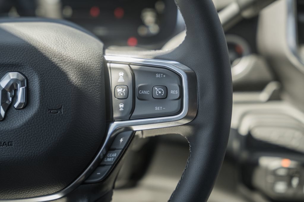 New 2026 RAM 2500 Laramie AWD/4WD image 34