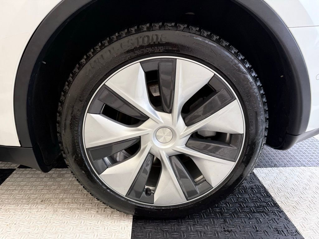 Used 2021 Tesla Model Y Long Range AWD/4WD image 12