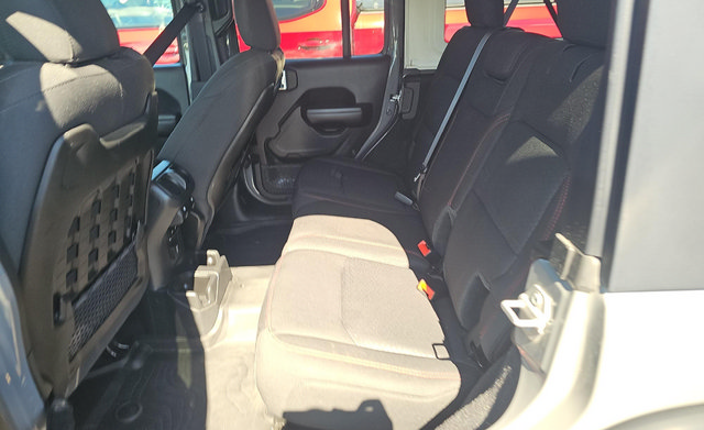 Used 2021 Jeep Wrangler Unlimited Rubicon w/ Dual Top Group AWD/4WD image 13