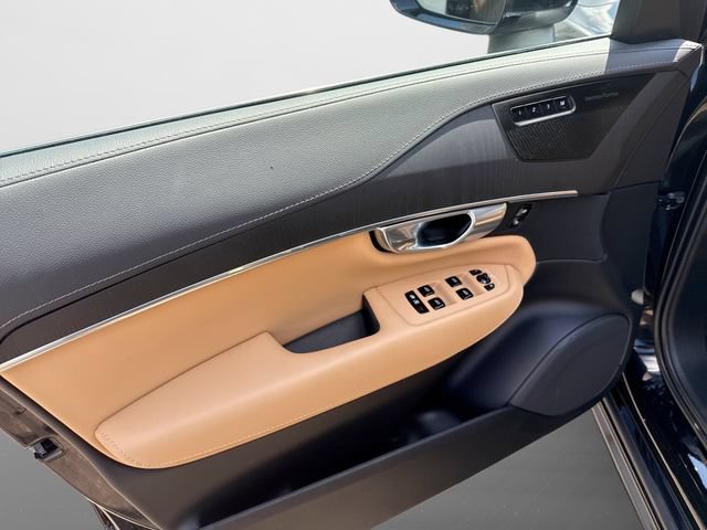 Used 2024 Volvo XC90 B6 Ultimate AWD/4WD image 18