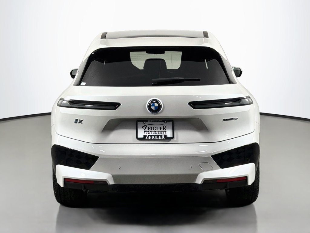 Used 2024 BMW iX xDrive50 w/ Premium Package AWD/4WD image 6