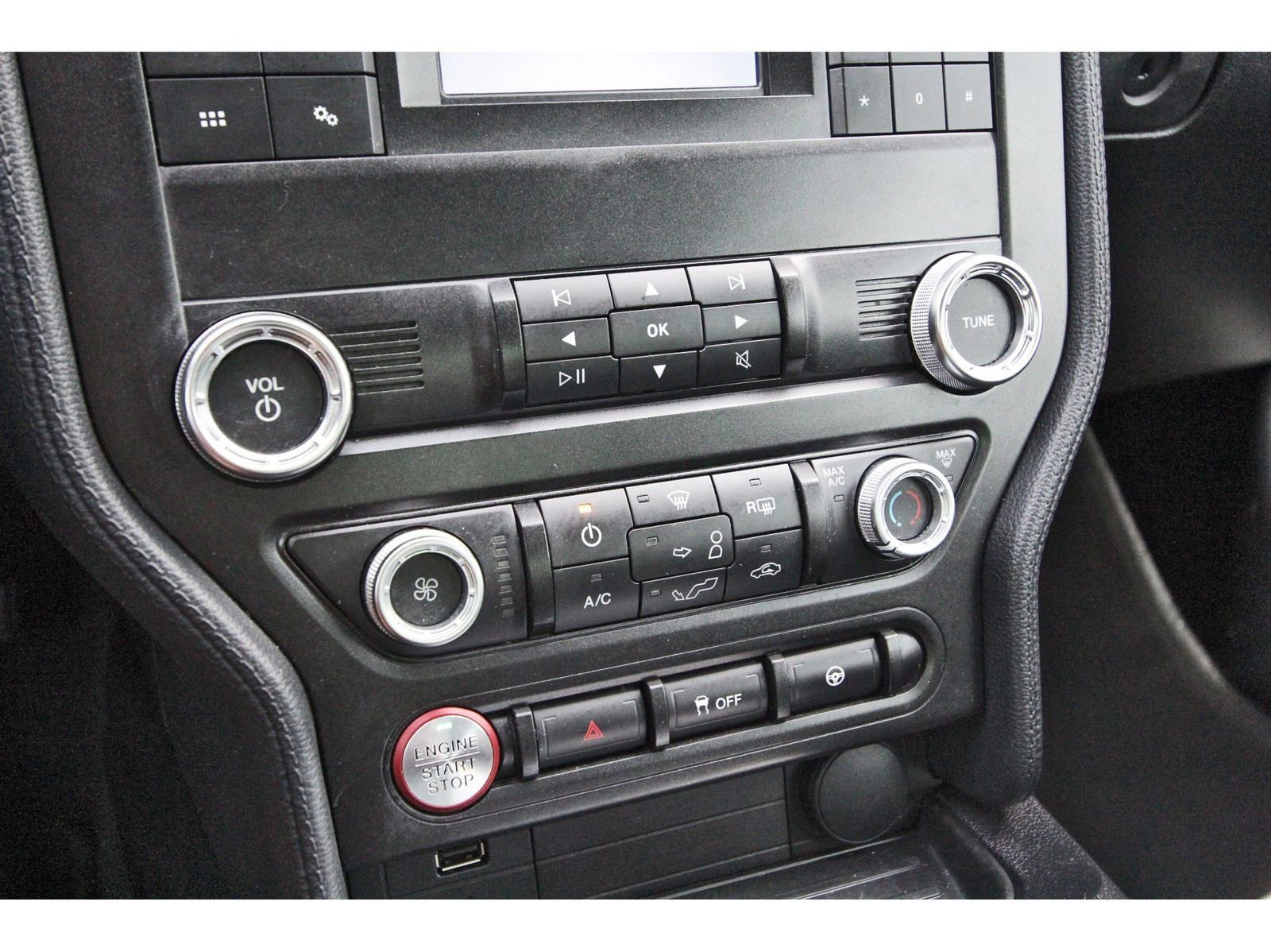 Used 2019 Ford Mustang EcoBoost image 21