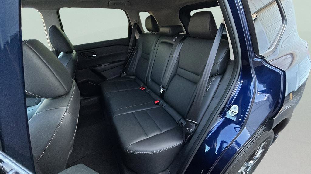 Used 2024 Nissan Rogue SL w/ SL Premium Package image 13