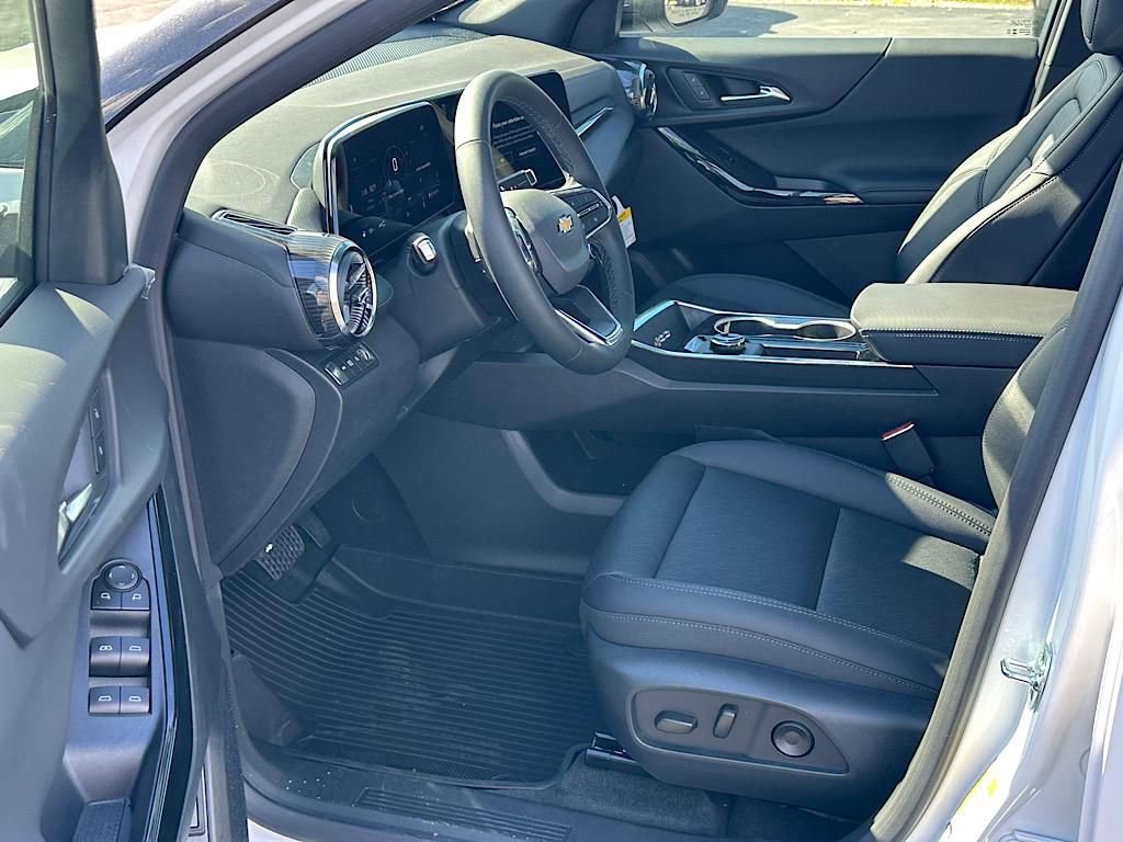 New 2026 Chevrolet Equinox LT w/ Convenience Package II image 14
