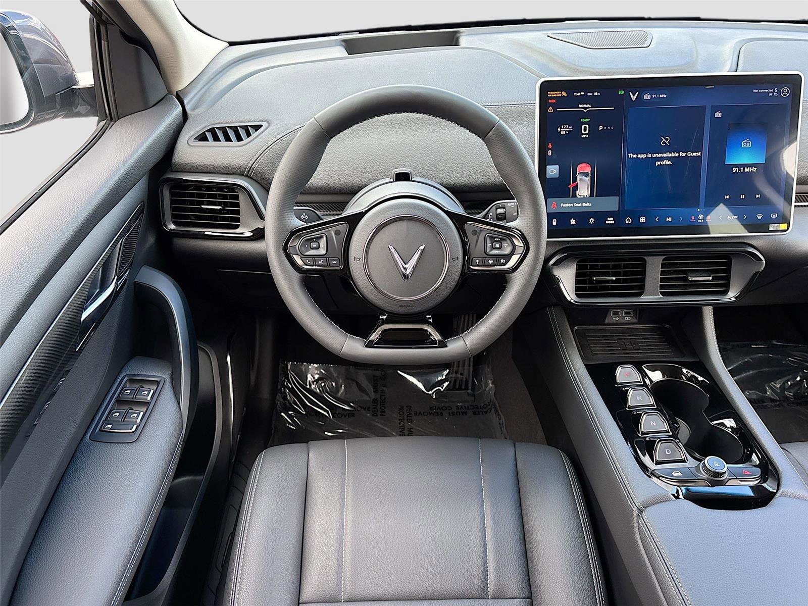 New 2025 VinFast VF 8 Eco image 21