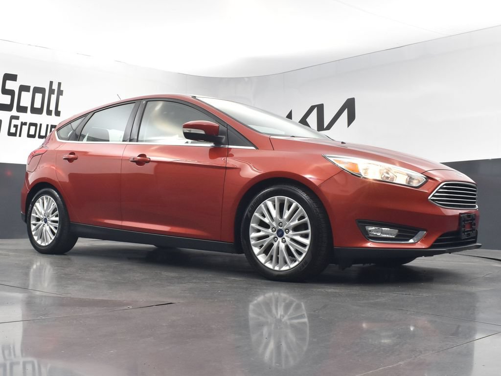Used 2018 Ford Focus Titanium FWD image 32