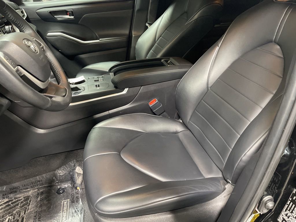 Used 2024 Toyota Highlander XLE image 22