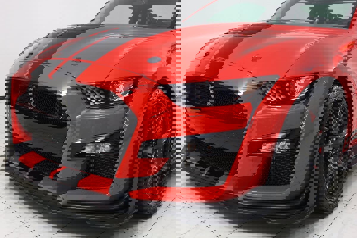 Used 2022 Ford Mustang Shelby GT500 w/ Carbon Fiber Track Pack image 34