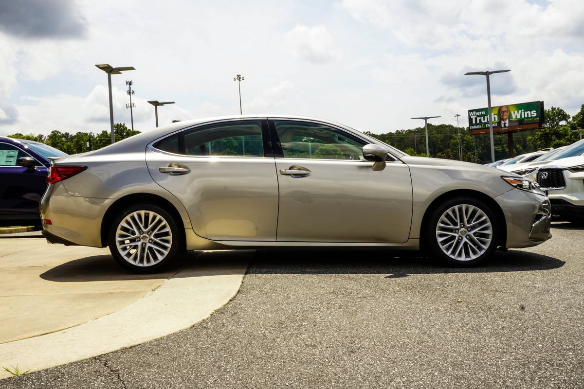 Used 2018 Lexus ES 350 w/ Ultra Luxury Package FWD image 6