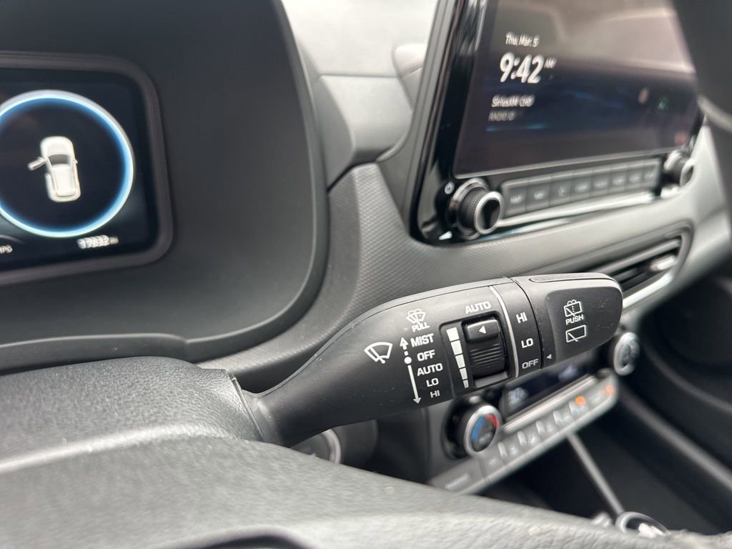 Used 2023 Hyundai Kona Limited image 14