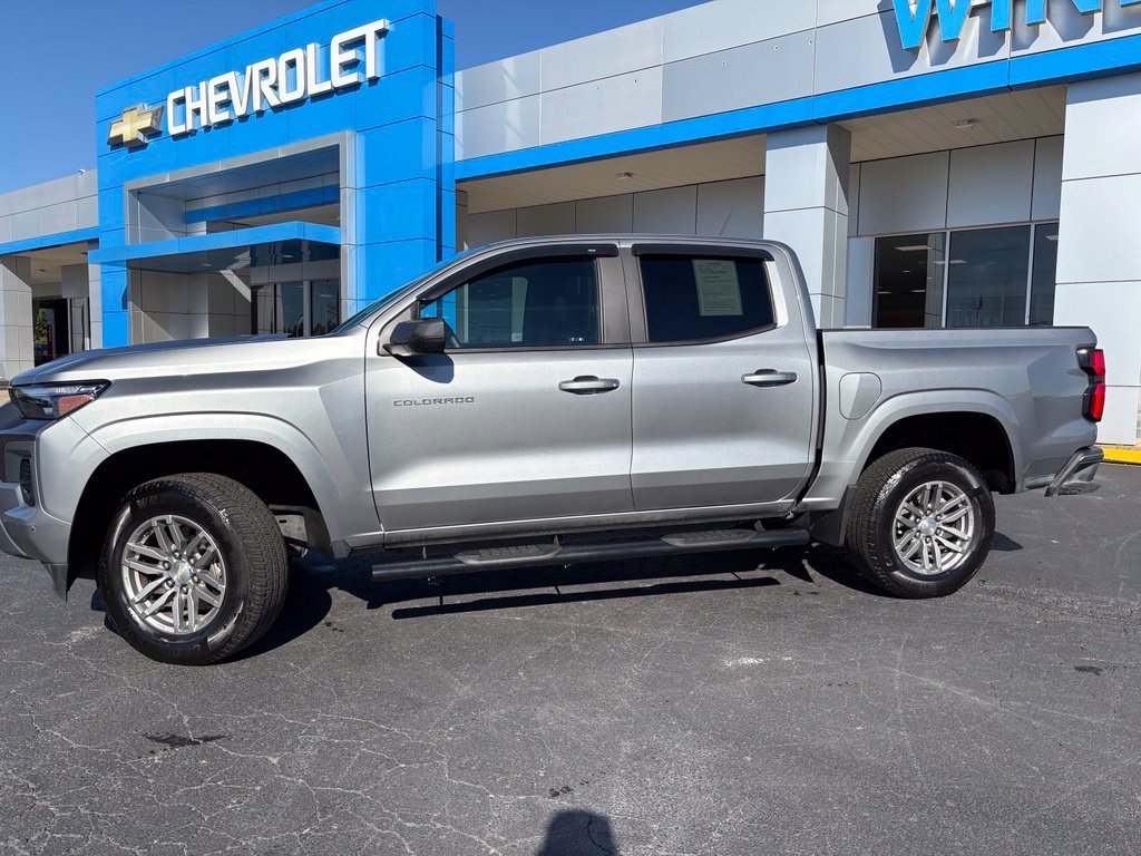 Used 2023 Chevrolet Colorado LT w/ LT Convenience Package III RWD image 2