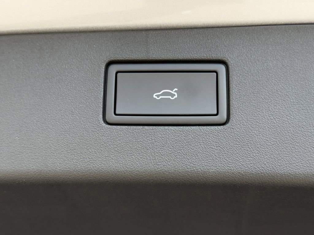 New 2026 Volkswagen Tiguan SE AWD/4WD image 33