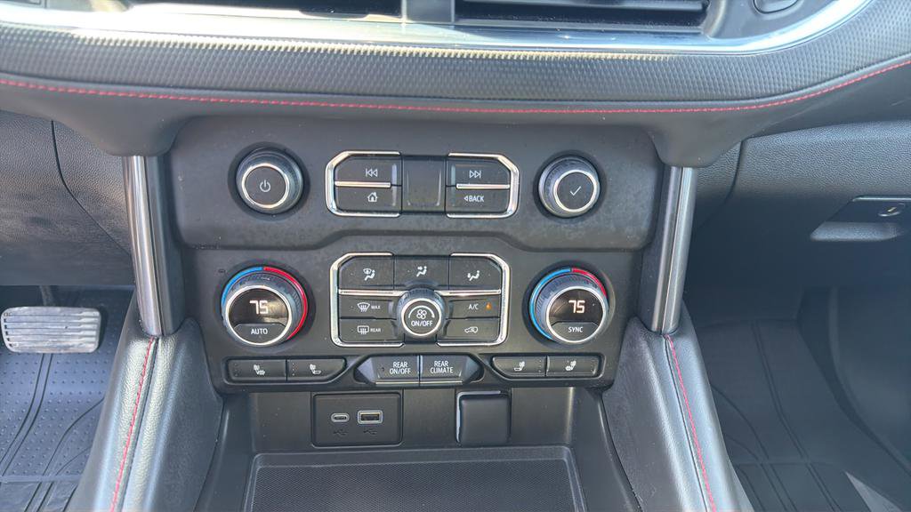 Used 2023 Chevrolet Suburban RST w/ Luxury Package image 31