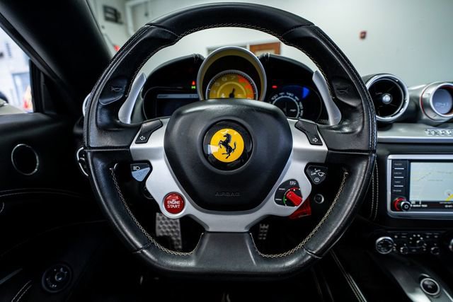 Used 2016 Ferrari California T RWD image 81
