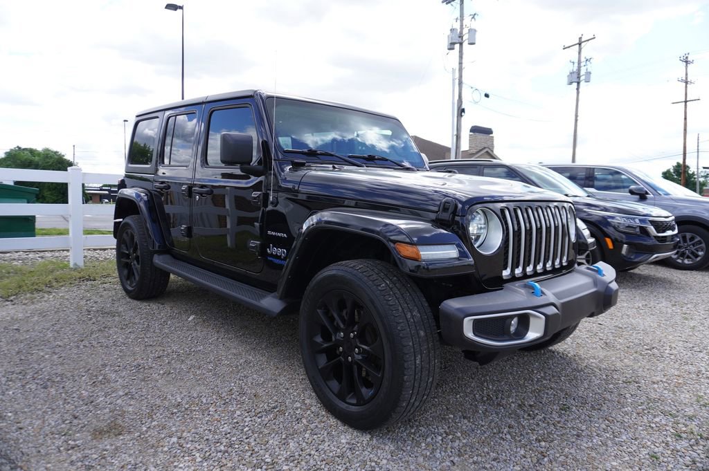 Used 2022 Jeep Wrangler Unlimited Sahara w/ Cold Weather Group AWD/4WD image 10