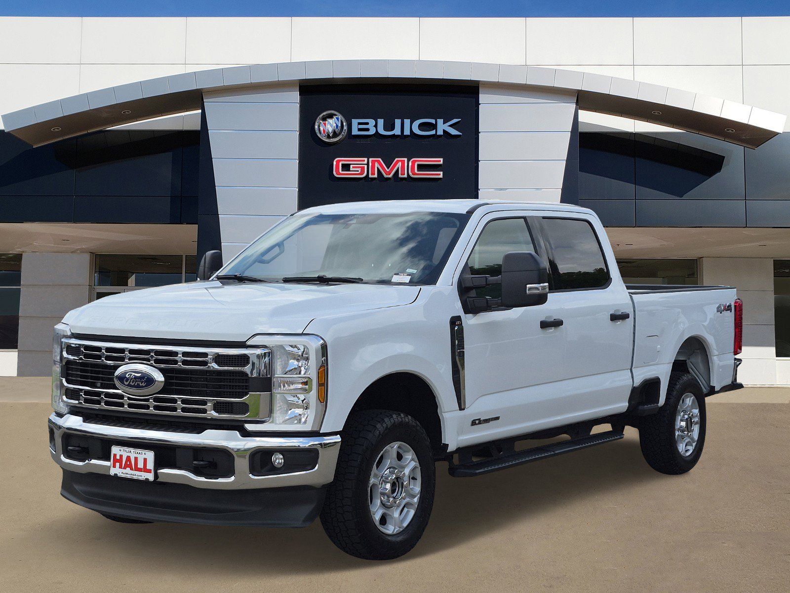 Used 2025 Ford F250 XLT AWD/4WD image 3
