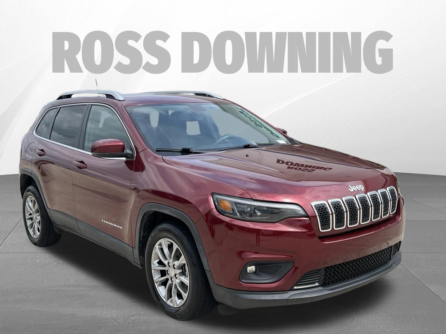 Used 2019 Jeep Cherokee Latitude Plus w/ Comfort/Convenience Group FWD image 3