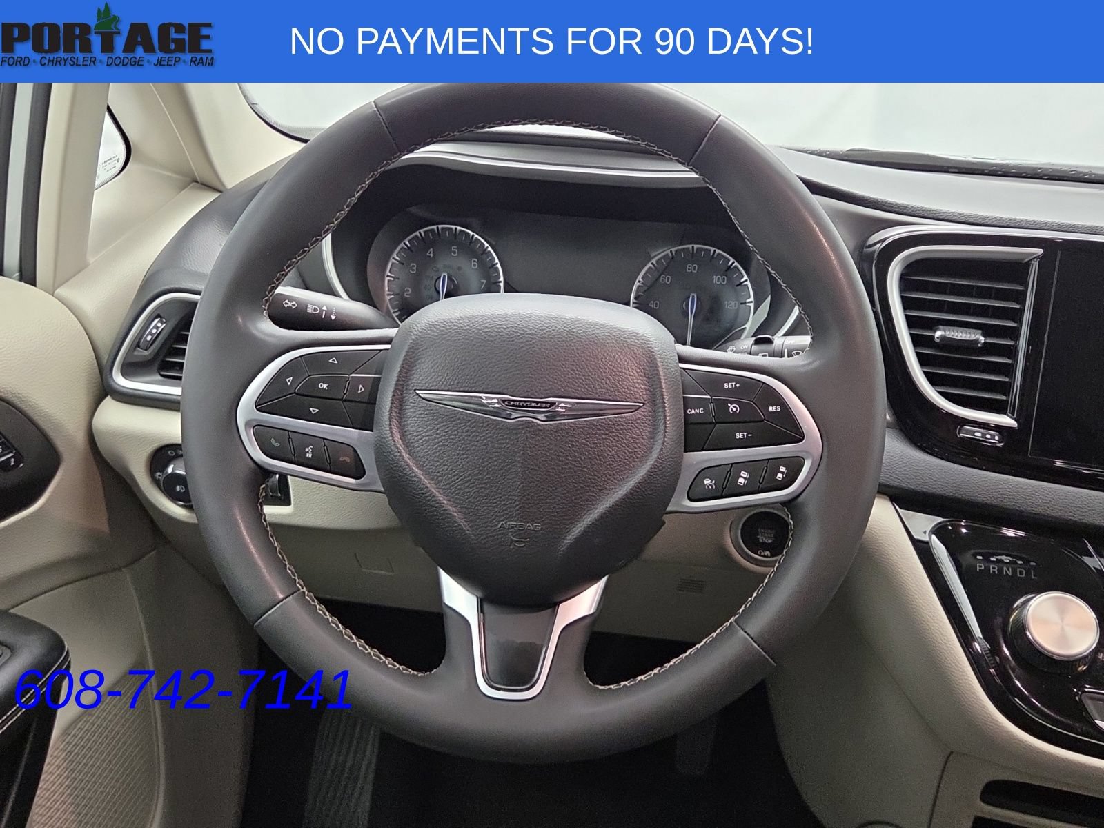 Used 2023 Chrysler Pacifica Touring-L FWD image 17