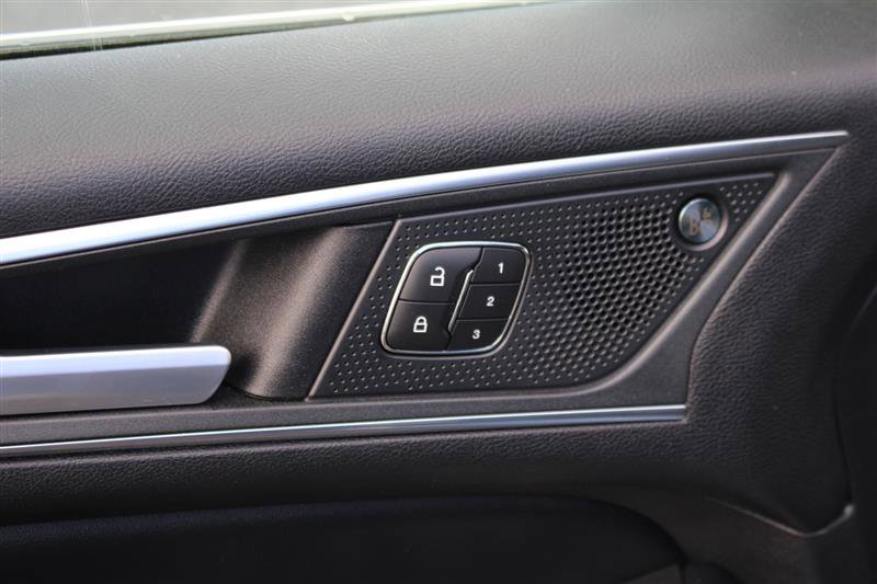 Used 2022 Ford Edge Titanium w/ Equipment Group 301A image 12