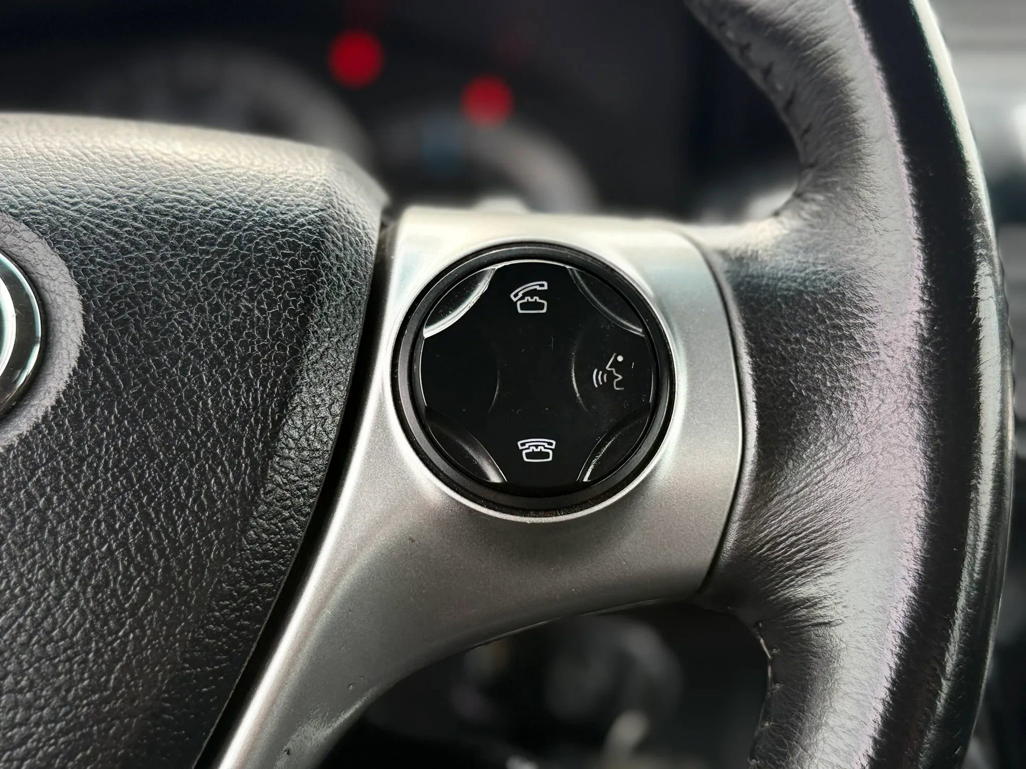Used 2014 Toyota Camry SE FWD image 17