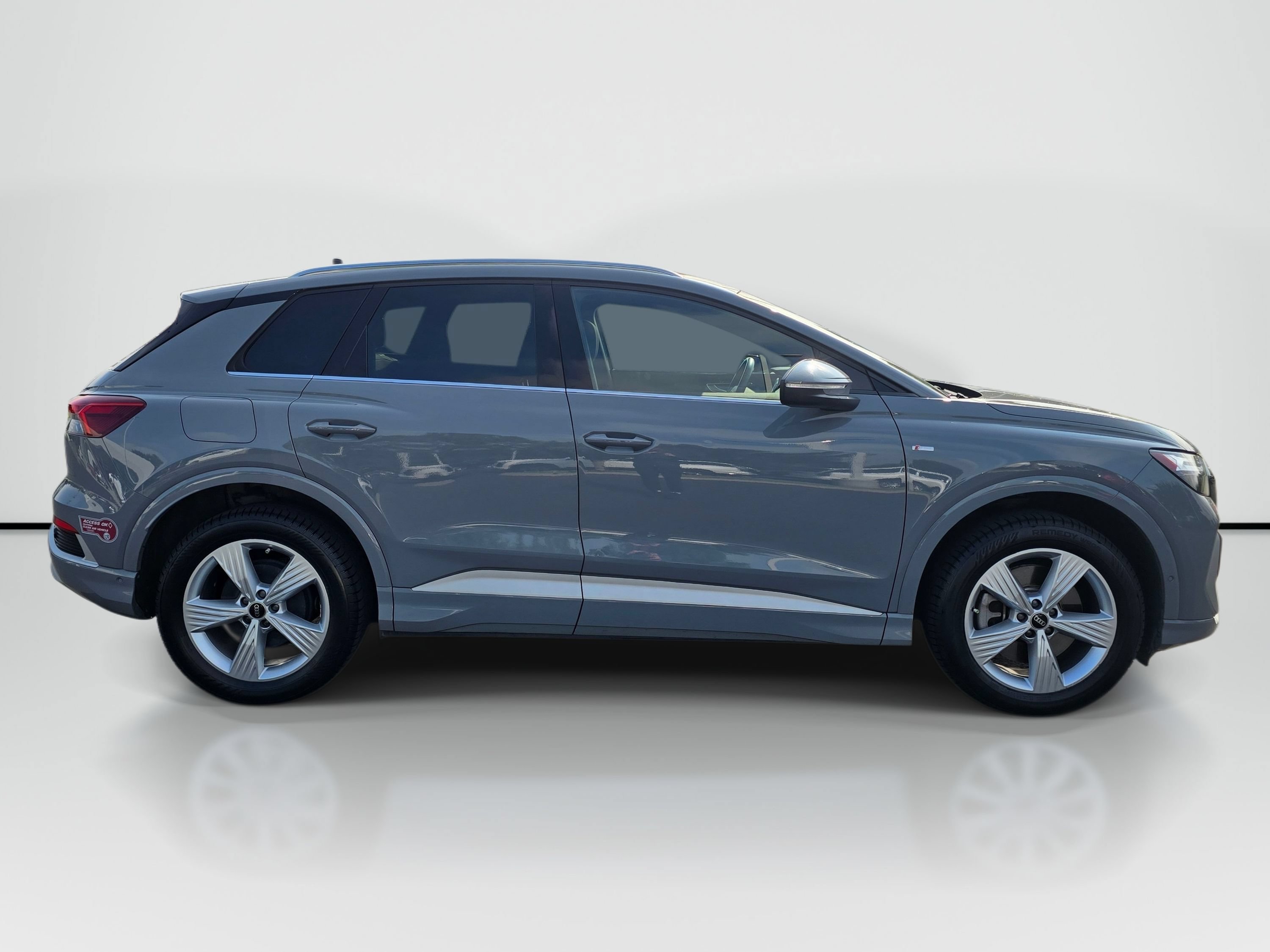 Used 2023 Audi Q4 e-tron Premium Plus w/ Premium Plus AWD/4WD image 6