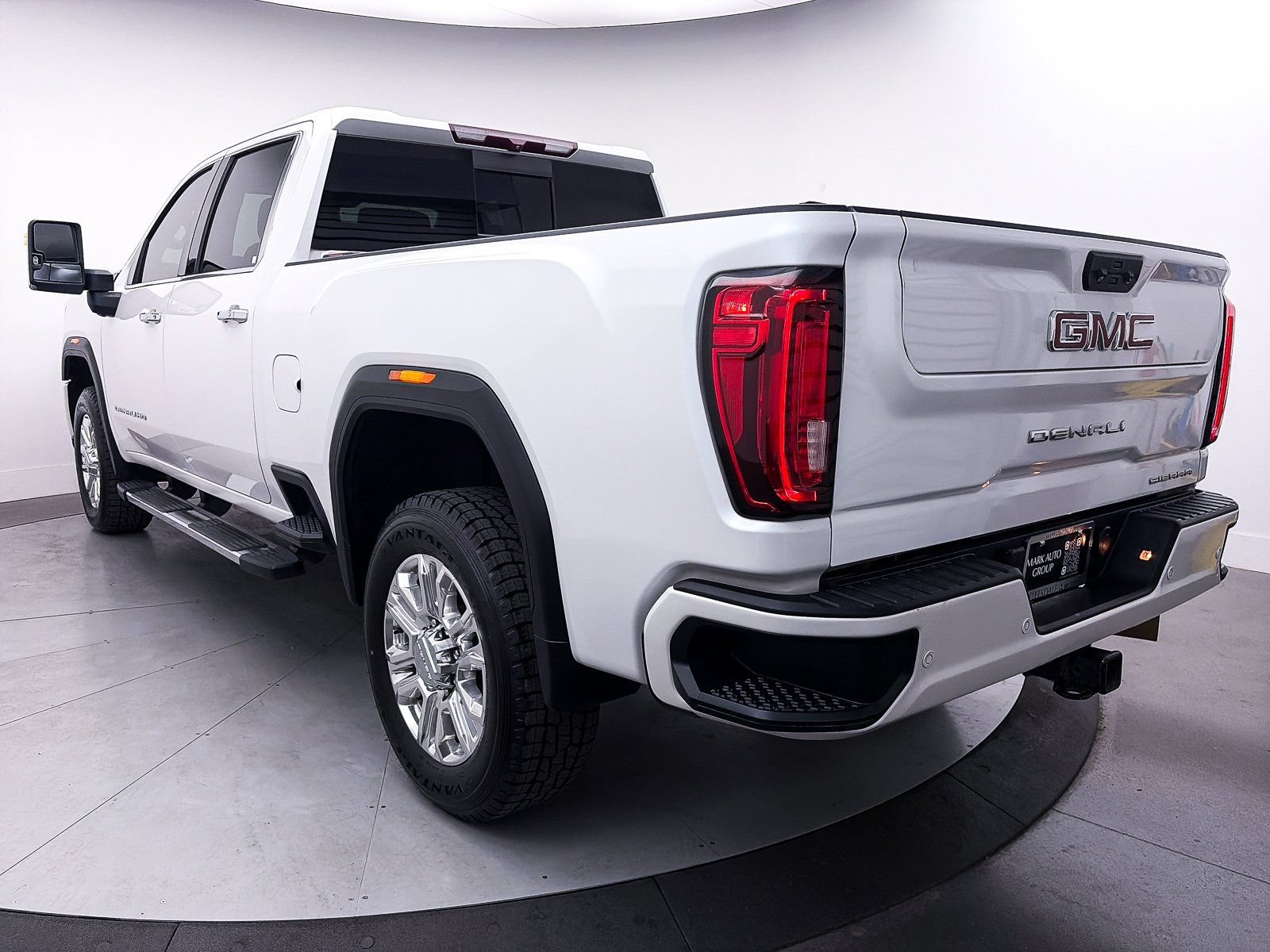 Used 2022 GMC Sierra 2500 Denali AWD/4WD image 16