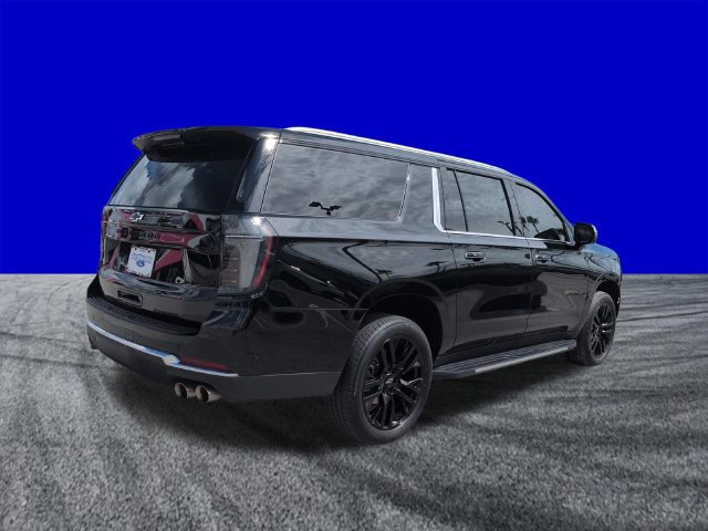 Used 2025 Chevrolet Suburban Premier AWD/4WD image 4