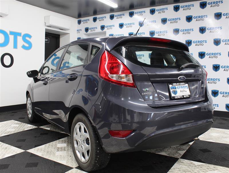 Used 2013 Ford Fiesta SE w/ Super Fuel Economy Pkg FWD image 2